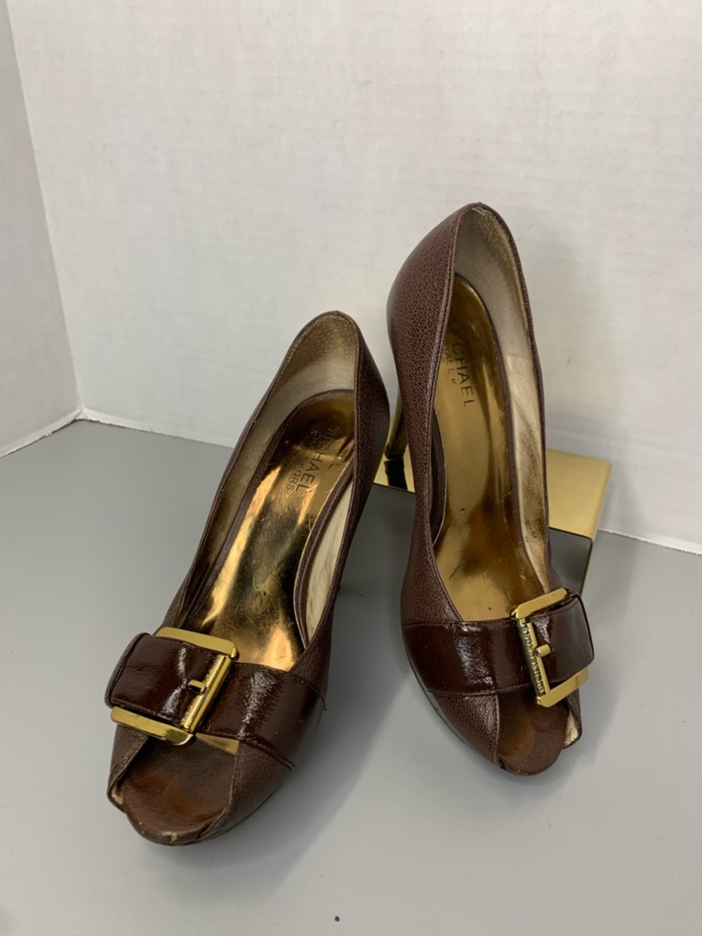 MICHAEL Michael Kors Brown Leather Heels with Gold Accent Buckle size 6.5